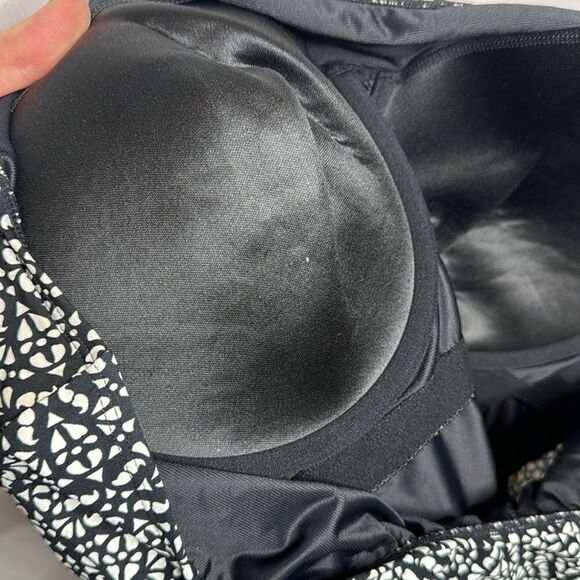 L.L.Bean Geometric Print UPF 50+ One Piece Swimsuit. Size 18 D Cup. - Picture 8 of 13